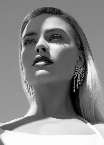 Margot Robbie Марго Робби 瑪戈羅比 מרגוט רובי مارجوت روبي مارگوت رابی마고 로비 मार्गोट रोबी マーゴットロビー.jpg