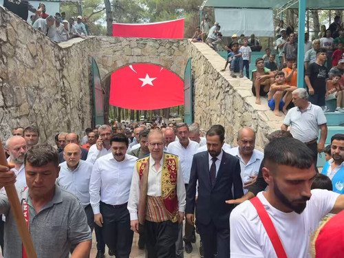 X8FMd4HrnfHCS je.jpg