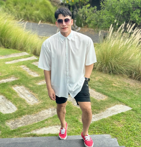 Photo by Sitinat Art Rangsisiripaibul on June 29, 2024. May be an image of 1 person, top, shorts, ou.jpg