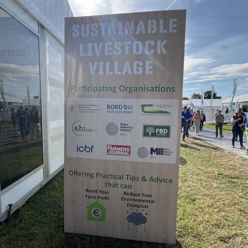 GUsKGCyWAAAZ ea?format=jpg.jpg