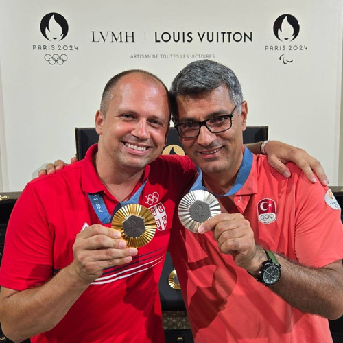 GUm4K XXYAAVNBE?format=jpg.jpg