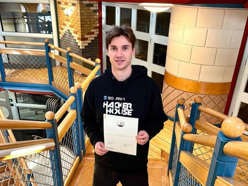 GUouY 8WsAEt4YY?format=jpg.jpg