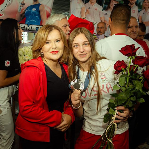 455141446 894611925817188 6490299119488982055 n.jpg?stp=dst jpg p600x600& nc cat=100&ccb=1 7& nc sid.jpg