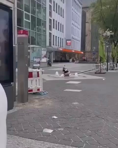 oBg5eZbjB 3q2b Z.jpg