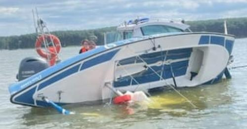 5669810174688446550?url=https%3A%2F%2Ftvn24.pl%2Fnajnowsze%2Fcdn zdjecie 1432139 dwie osoby wpadly d.jpg