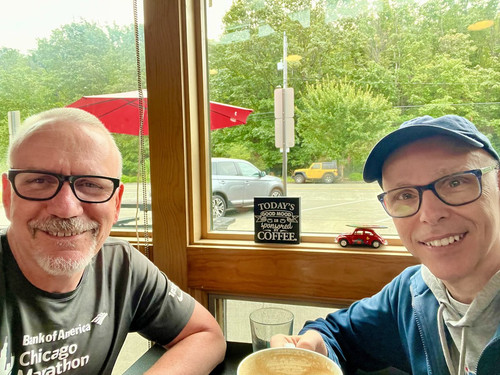 GU31RJ0a4AA c1 ?format=jpg.jpg