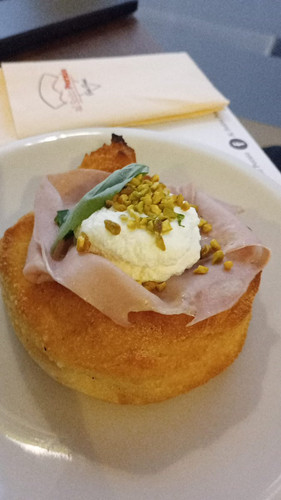 GU4i15EWgAAL pQ?format=jpg.jpg