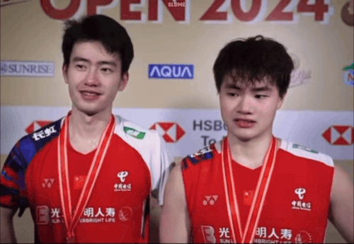 ED974526 5101 4585 9108 C3DC2FA51E28.gif