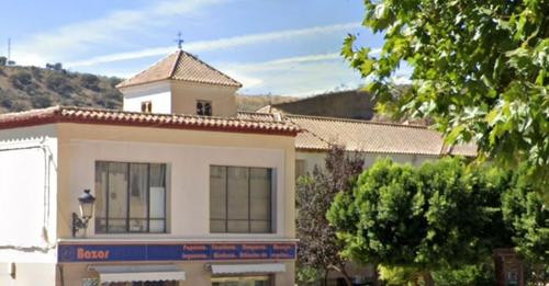 6481416180920124701?url=https%3A%2F%2Falbum.mediaset.es%2Feimg%2F2024%2F08%2F13%2Fdan a los vecinos .jpg