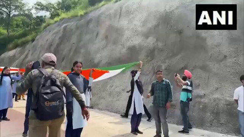 HrKCBjT 2VjwAfFs.jpg