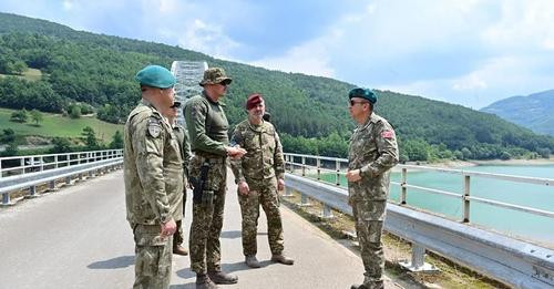 15719582404372688976?url=https%3A%2F%2Findeksonline.net%2Fwp content%2Fuploads%2F2024%2F08%2FKomanda.jpg