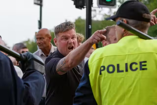 GU4l9JGW8AED Ir?format=png.png