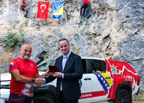 GU4hnvsXgAAv0x ?format=jpg.jpg