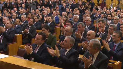 VMj71zfbeN9 yJ0a.jpg