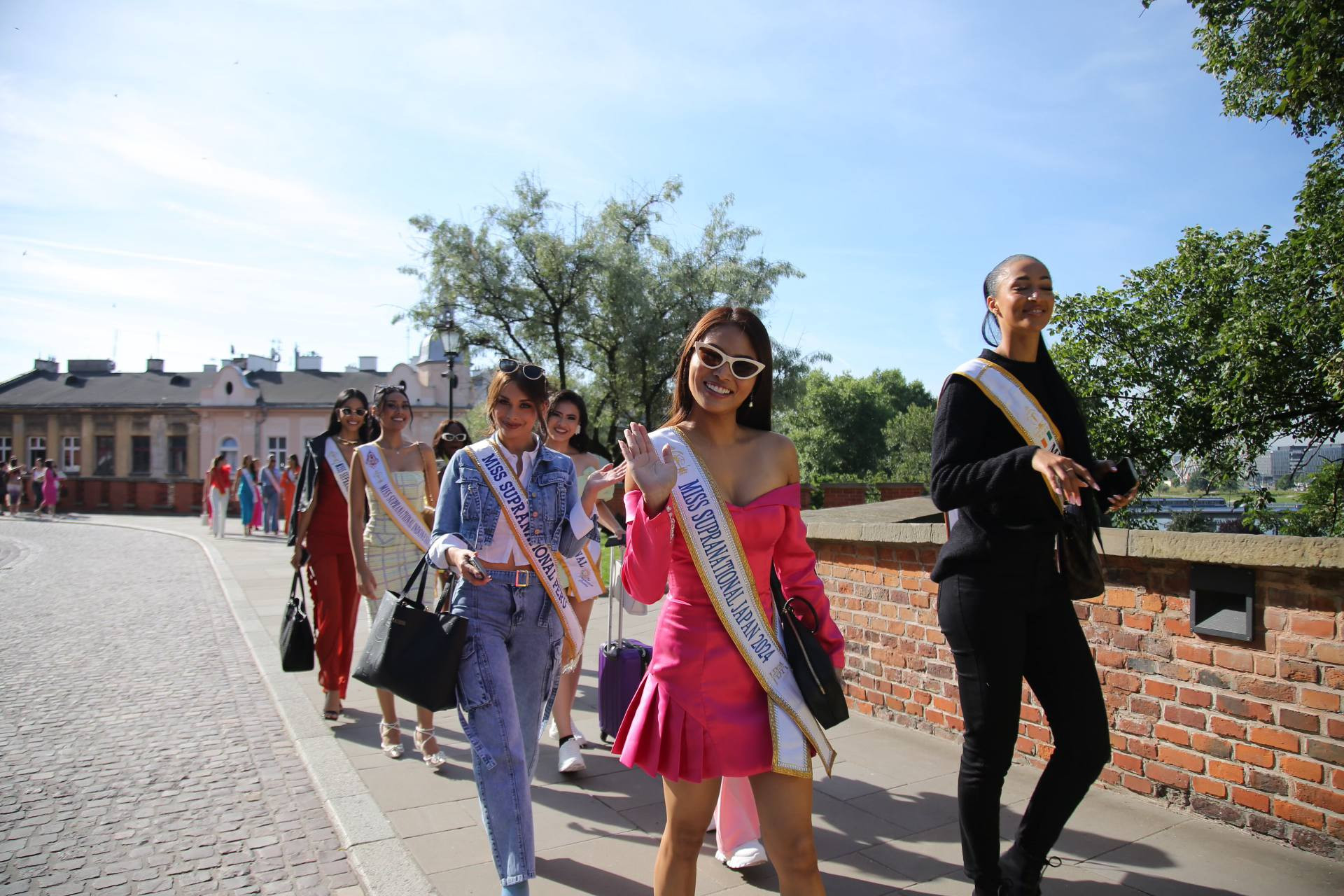 candidatas a miss supranational 2024. final: 6 july. - Página 20 D2SDOts