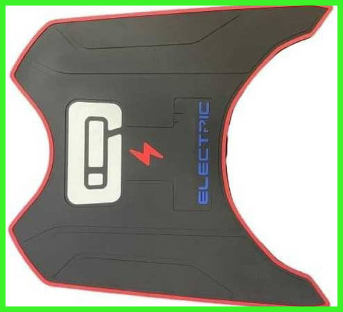 tvs i qube electric scooter foot.jpg