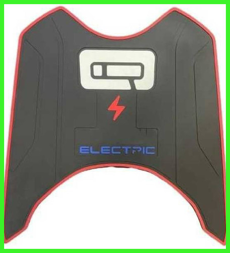 tvs i qube electric scooter foot.jpg