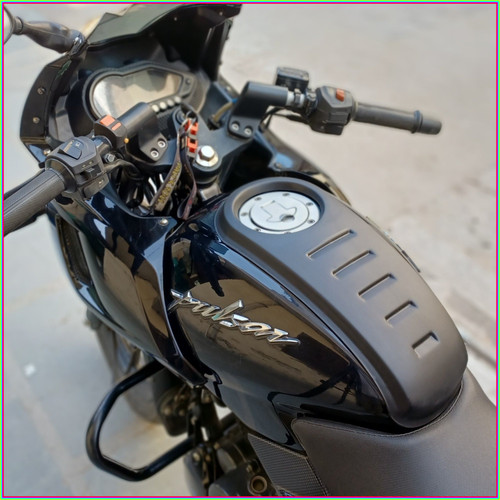 bike tank protector pad or bajaj.jpg