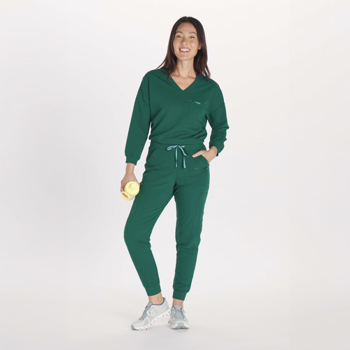 Alpine Dolman ¾ Sleeve 2 Pocket CORE Scrub Top Hunter Green 2500x2500 full body 5.jpg