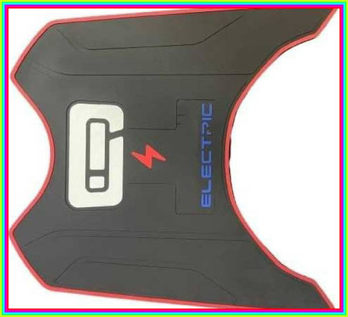 tvs i qube electric scooter foot.jpg