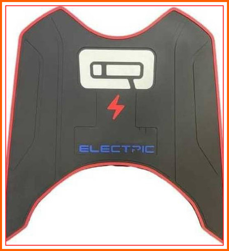tvs i qube electric scooter foot.jpg