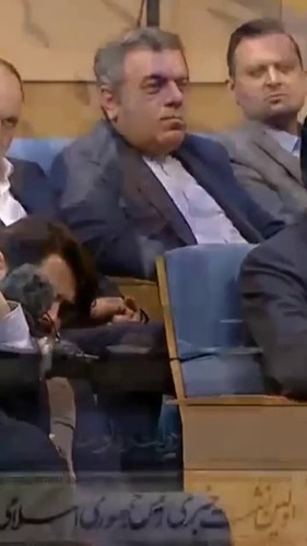 KRHNipvRr2QebBLI.jpg