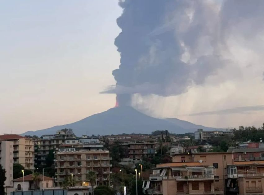 Chiuso l’Aeroporto di Catania per Eruzione del Vulcano Etna
