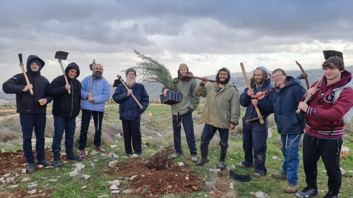 5984286248753279030 121.jpg