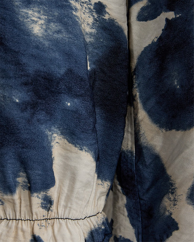 packshot 2 204465 7255 Details 1 FQJULIE BLOUSE Moonbeam w. NAVY BLAZER.jpg