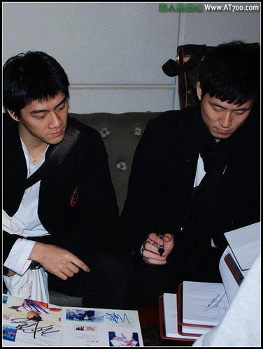风云2334 参加婚礼？ 给人签名.jpg