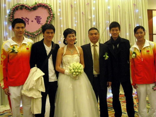 风云2334 参加婚礼 帅的像砸场子的.jpg