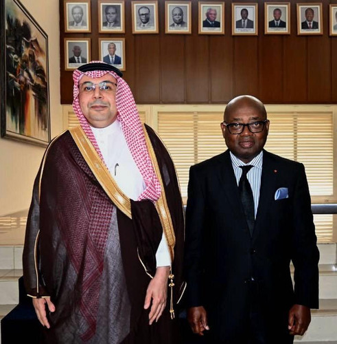 GXstoGyWsAAD O?format=jpg.jpg