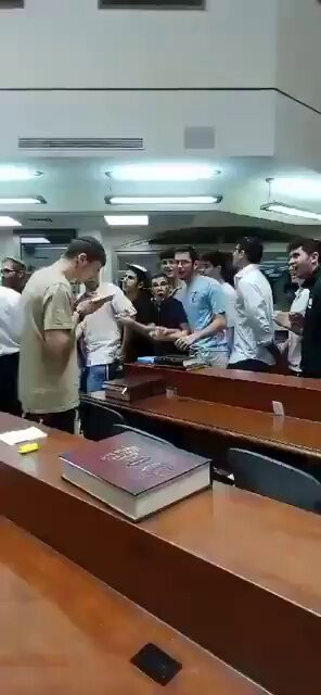 zK22OpTUHwEQd4UL.jpg