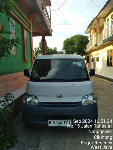 B9344FCI.jpg