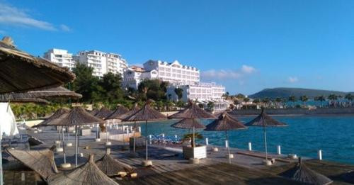 3052043502699165553?url=https%3A%2F%2Fshqiptarja.com%2Fuploads%2F539x308%2F1726653389 santaquaranta..jpg