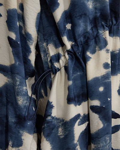 packshot 2 204466 7255 Details 1 FQJULIE DRESS Moonbeam w. NAVY BLAZER.jpg