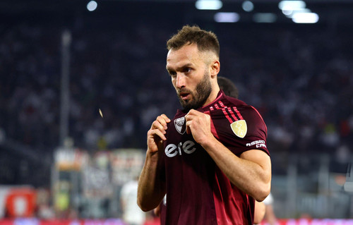 dl.beatsnoop.com final kFI6wLrW4Z.jpg