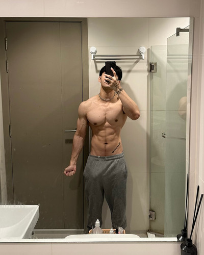 Photo by Fighter on June 15, 2024. May be an image of one or more people, biceps, people bodybuildin.jpg