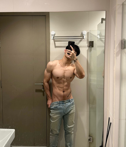 Photo by Fighter on July 06, 2024. May be an image of one or more people, biceps, people bodybuildin.jpg