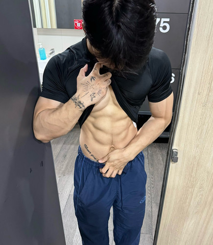 Photo by Fighter on July 29, 2024. May be an image of 1 person, biceps, body building and sweatpants.jpg