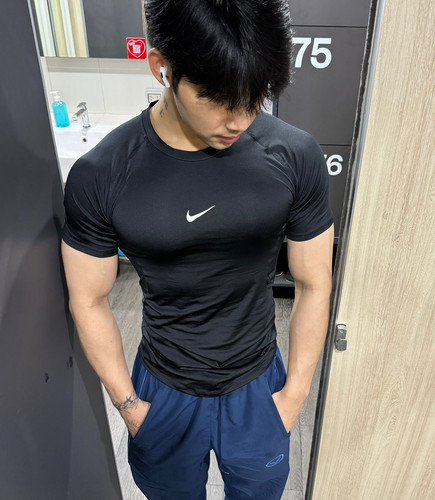 Photo by Fighter on July 29, 2024. May be an image of 1 person, biceps, body building, activewear, s.jpg