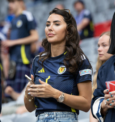 dl.beatsnoop.com final PBYzvwNhij.jpg