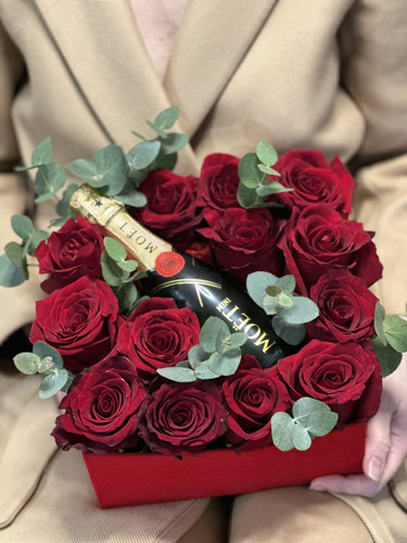 moet flower4box 1536x2048.jpg