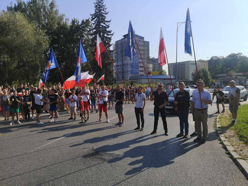 GT6W 5sWQD8hRmX?format=jpg.jpg