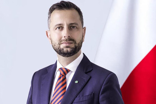 GT5DhQMXIAAHzy ?format=jpg.jpg