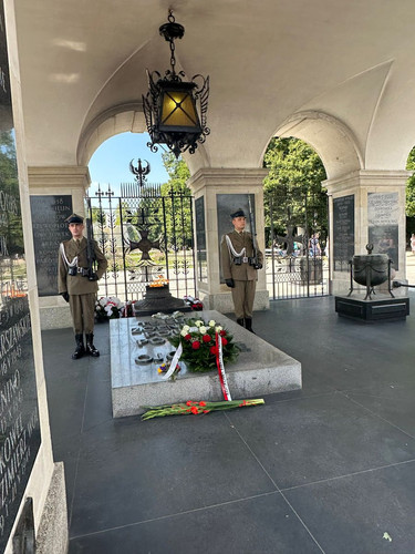 GT5 SyWQAE67f9?format=jpg.jpg