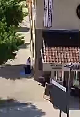 bKbqbGDe1AEEhHeu.jpg