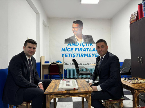 GT1hzCZWgAEtdHy?format=jpg.jpg