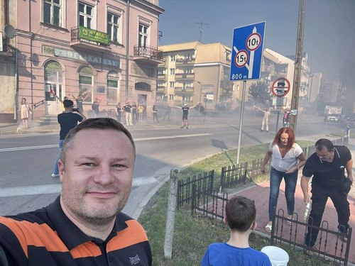 GT6knwxWsAAq UF?format=jpg.jpg