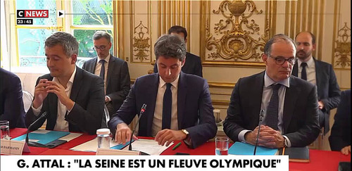 EFBzDE2kS76mQmEo.jpg
